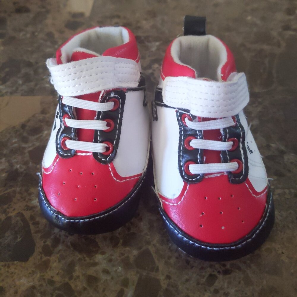 FILA BABY BOY SHOES SIZE O TO 6 MONTHS - Picture 4 of 11